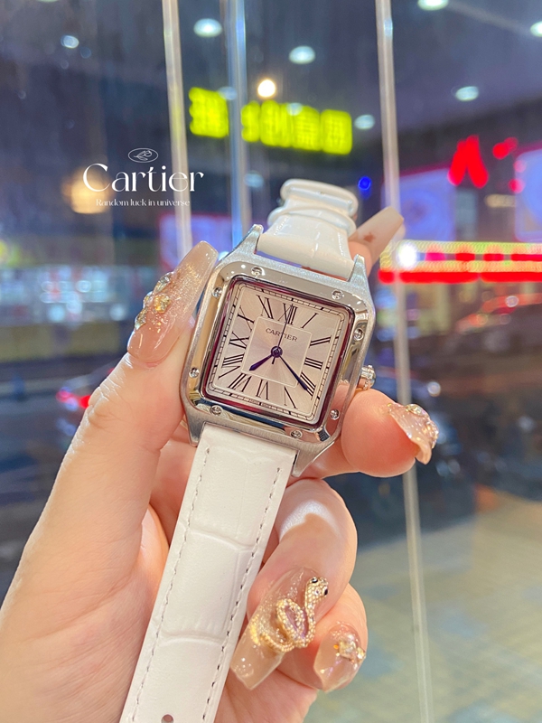 ブランド時計背面デザイン